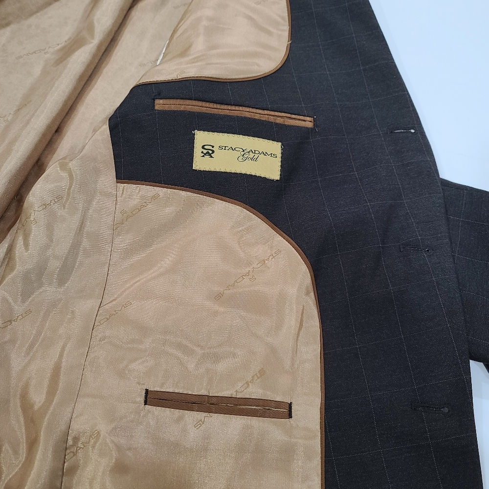 Stacy Adams Gold 2-Piece Men’s Suit With SA Engraved Gold Lapel Pin Size 46R/40R - Picture 7 of 15